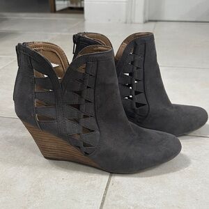 Women’s Report Dark Gray Wedge Booties Size 7.5